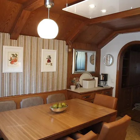 Pear Tree House Tatil Evi