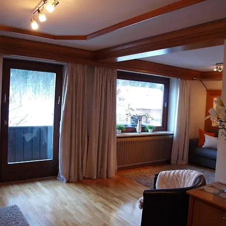 Pear Tree House Tatil Evi